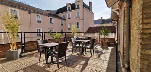 HOTEL & SPA Le Renard Centre : Hotels proche de Sogny-aux-Moulins