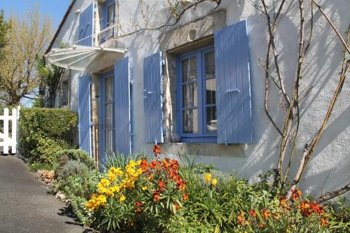 LA MAISON BLEUE : Maisons de vacances proche de Nanteuil