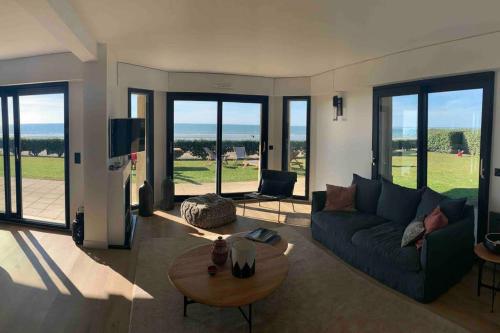 NEW Luxury Beach house Amazing Sea View & Piscine : Appartements proche de Benerville-sur-Mer
