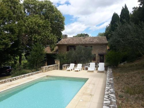 Snug Farmhouse in Provence Alpes Riviera with swimming pool : Maisons de vacances proche de Roaix