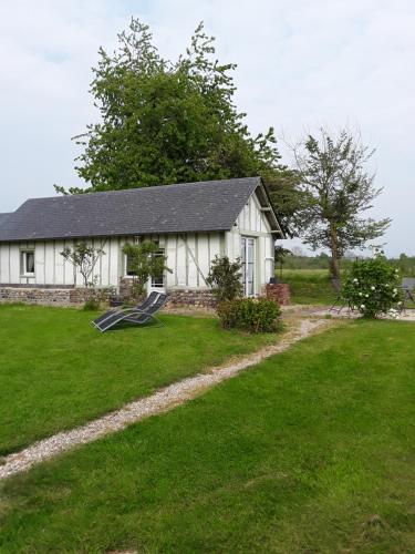 La petite maison verte : Maisons de vacances proche de La Chapelle-Bayvel