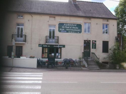 Auberge du Pont d'Ouche : Appart'hotels proche de Clomot