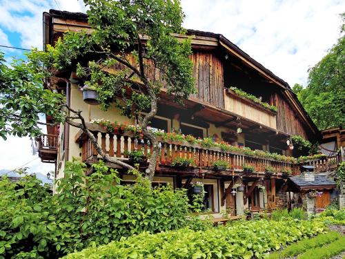 Superb Savoyard traditional chalet located 500 m from the slopes : Chalets proche de Peisey-Nancroix