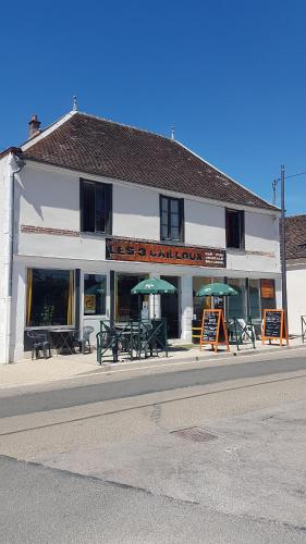 Les 3 Cailloux Bar Restaurant : Appart'hotels proche d'Appoigny