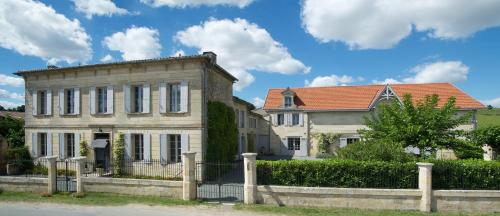 Clos 1906 : B&B / Chambres d'hotes proche de Saint-Pey-d'Armens