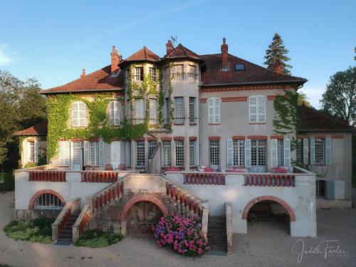 Le Relais du Doubs en Bourgogne : B&B / Chambres d'hotes proche de Toutenant