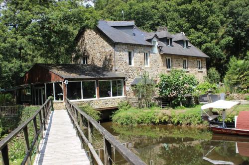 Moulin de Bray - Chambres d'hotes et hébergement Insolite : Maisons d'hotes proche de Chauvigné