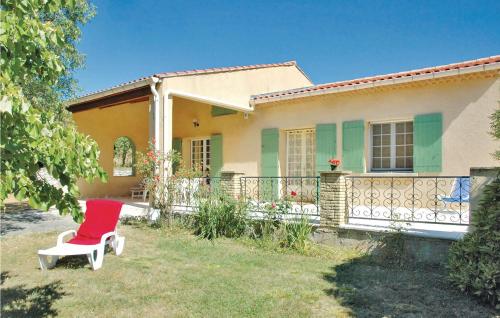 Stunning home in Saint Trinit with 2 Bedrooms : Maisons de vacances proche de La Rochegiron