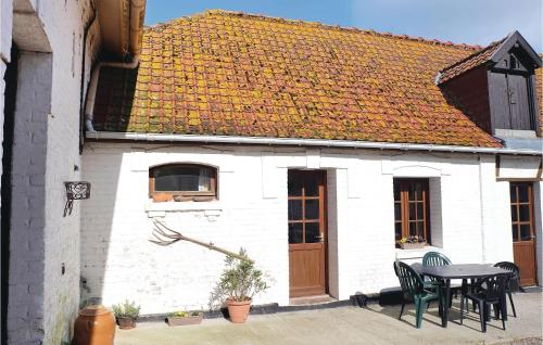 Awesome home in Hames-Boucres with 1 Bedrooms and WiFi : Maisons de vacances proche de Nortkerque