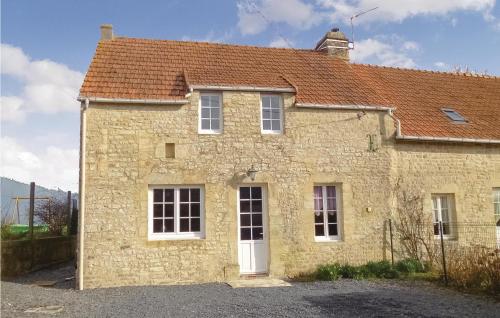 Beautiful home in Englesqueville Percee with 3 Bedrooms and WiFi : Maisons de vacances proche d'Englesqueville-la-Percée