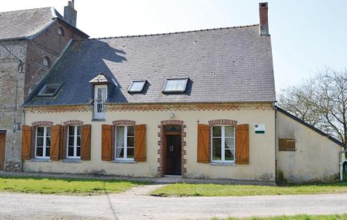 Three-Bedroom Holiday Home in Chigny : Maisons de vacances proche d'Erloy