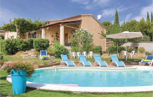 Awesome home in Goult with 4 Bedrooms, WiFi and Outdoor swimming pool : Maisons de vacances proche de Goult