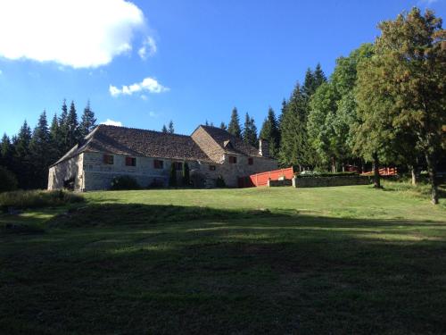 Domaine du Lac Ferrand : Hotels proche de Mazan-l'Abbaye