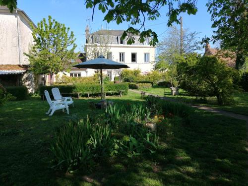 une maison à la campagne : Sejours chez l'habitant proche de Saint-Loup-des-Vignes