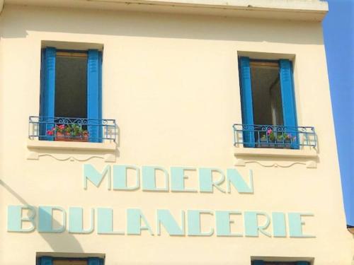 Modern Boulangerie, spacious village house : Maisons de vacances proche de Puilaurens