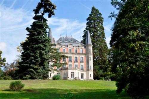 Château de Bel Ebat : Maisons d'hotes proche de Saint-Jean-de-Beauregard