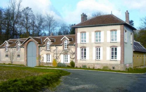 Gîte du Domaine du Ru : Maisons de vacances proche de Méry-sur-Marne