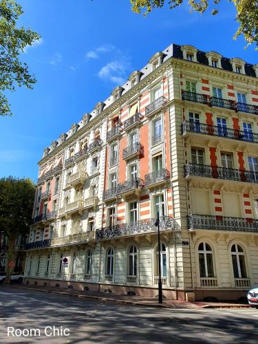 RoomChic - Les Ambassadeurs : Appartements proche de Cognat-Lyonne