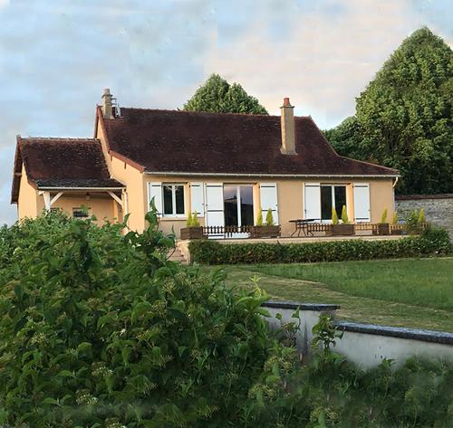 La Maison et son jardin sur le Canal de Bourgogne : Maisons de vacances proche de Cry
