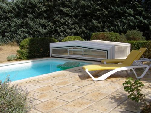 Maison provençale chaleureuse avec piscine : Maisons de vacances proche de Mouriès