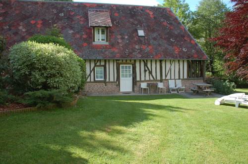 Cottage La Baronniére : Maisons de vacances proche de Saint-Martin-de-Bienfaite-la-Cressonnière