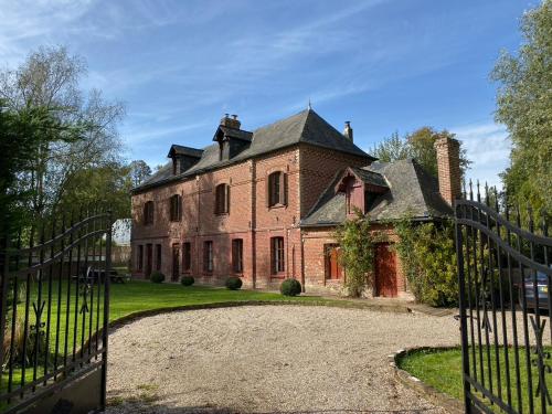 Stunning 5 bedroom French Manor house, Normandy : Villas proche de Calleville-les-Deux-Églises