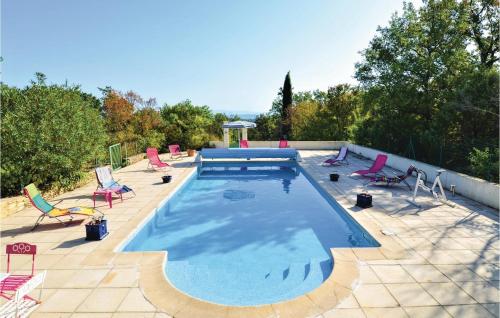 Beautiful Home In Salazac With Jacuzzi, Private Swimming Pool And Heated Swimming Pool : Maisons de vacances proche de Le Garn