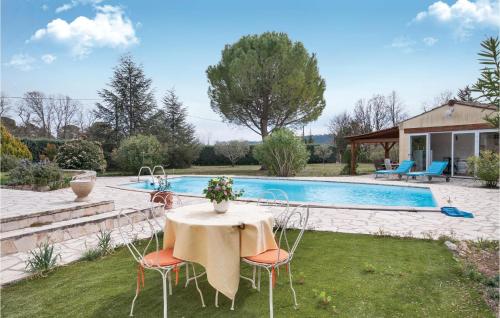 Nice Home In Figanieres With 1 Bedrooms, Wifi And Outdoor Swimming Pool : Maisons de vacances proche de Figanières