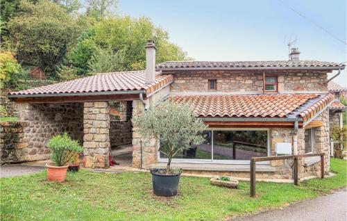 Stunning home in Thueyts with 1 Bedrooms and WiFi : Maisons de vacances proche de La Souche