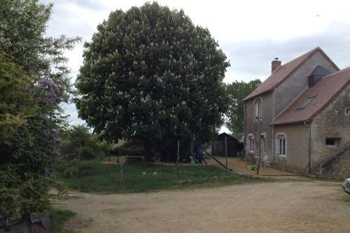 Gite entier Calme Bucolique Animaux Bon prix : Maisons de vacances proche de Braye-sur-Maulne