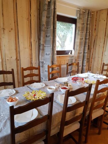 La Pinéguette maison 12 personnes décoration chalet/ sauna 4 personnes : Maisons de vacances proche de La Bresse