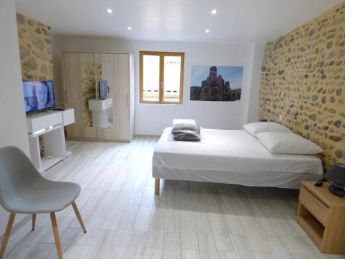 Maison de 3 chambres avec vue sur la ville et wifi a Brioude : Maisons de vacances proche de Chaniat