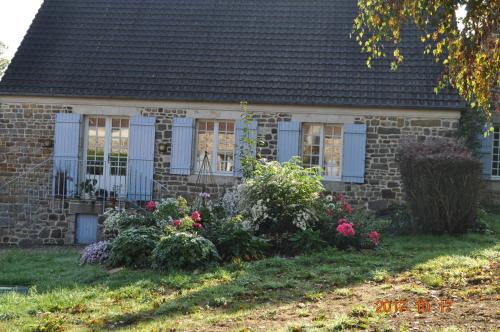 Ma maison bleue : B&B / Chambres d'hotes proche de La Fresnaye-au-Sauvage