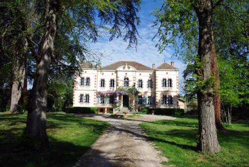 Château Sainte Cécile : Maisons de vacances proche de Montans
