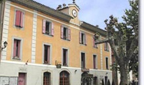 Gîte Saint Pierre : Hotels proche de Castellet-lès-Sausses