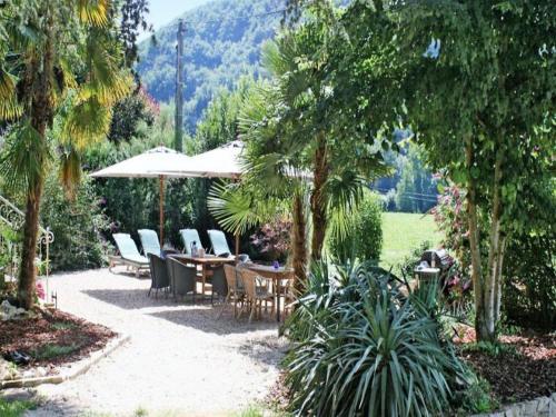 Lovely family home near St Cirq La Popie with private pool : Maisons de vacances proche de Bach