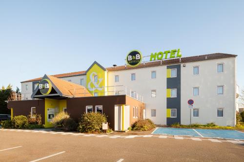 B&B HOTEL Maurepas : Hotels proche de Saint-Rémy-l'Honoré