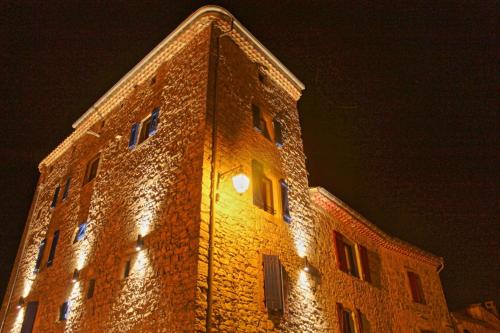 Gîtes La Tour le Mas de Crieulon : Maisons de vacances proche de Saint-Nazaire-des-Gardies