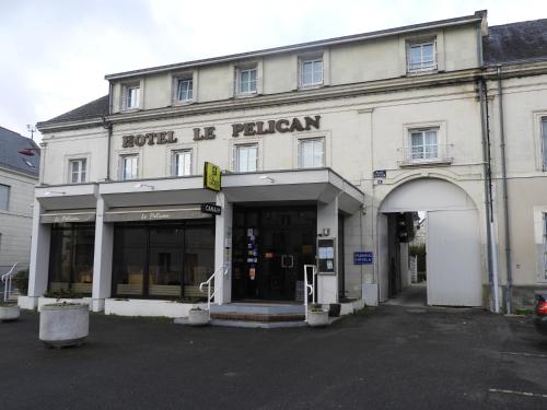logis le pélican hotel restaurant : Hotels proche de Vernoil-le-Fourrier