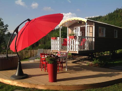 la roulotte arc-en-ciel : Tentes de luxe proche de Moirans-en-Montagne