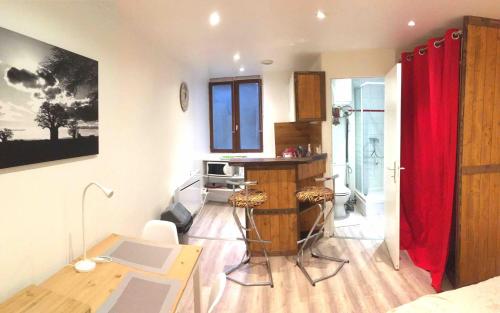 Studio MAKATI : Appartements proche de Saint-Jean-d'Arvey