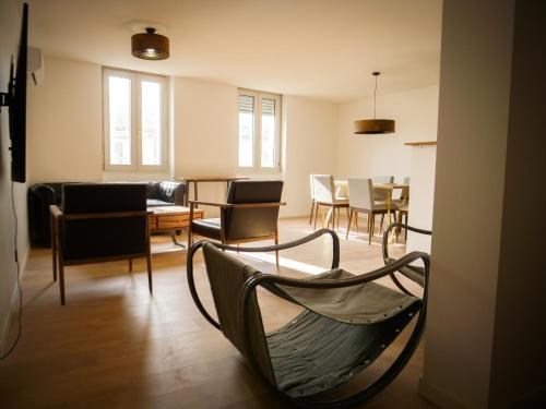 Grand appartement moderne et bien equipé plein centre : Appartements proche de Vielmur-sur-Agout