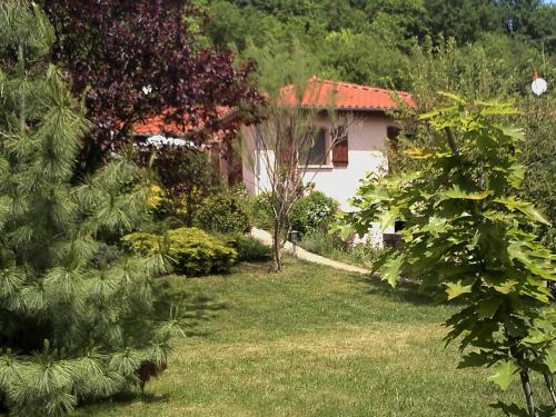 La Meïzou, gîte - chambres d hôtes à Champeix : Maisons de vacances proche de Dauzat-sur-Vodable