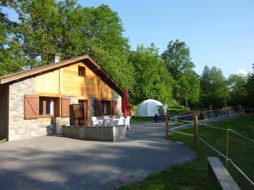 Chalet Le Nordique Bain Nordique Sauna : Maisons de vacances proche de Lançon