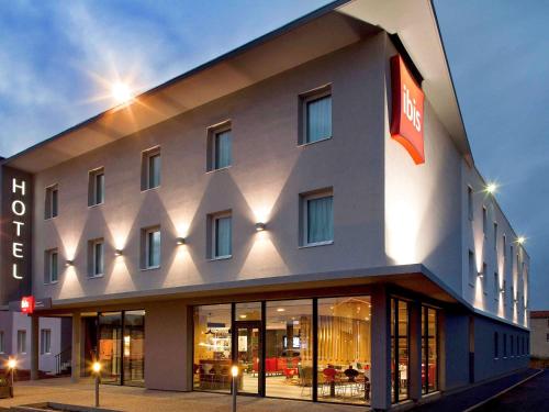 ibis Clermont Ferrand Nord Riom : Hotels proche d'Ennezat