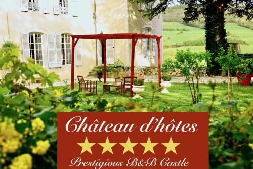 Château de Perpezat : B&B / Chambres d'hotes proche de Roche-Charles-la-Mayrand