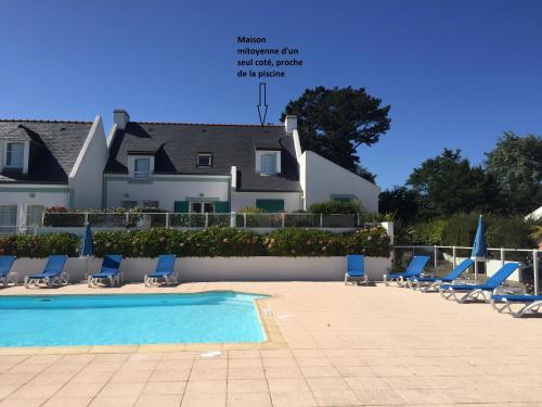 Maison de vacances de 56 m2 dans résidence avec piscine chauffée proche plages : Maisons de vacances proche de Hœdic