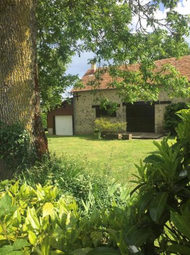 Gîte de la Grange : Maisons de vacances proche d'Épineu-le-Chevreuil