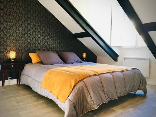 PYRENE HOLIDAYS 4 étoiles spacieux dans immeuble atypique proche des thermes et des Pyrénées : Appartements proche de Monlong