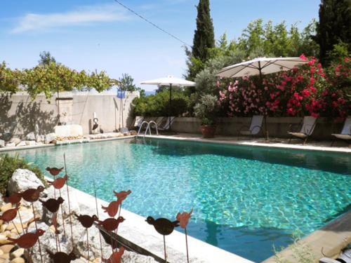 Appartement de 2 chambres avec piscine partagee jardin amenage et wifi a Oppede : Appartements proche d'Oppède